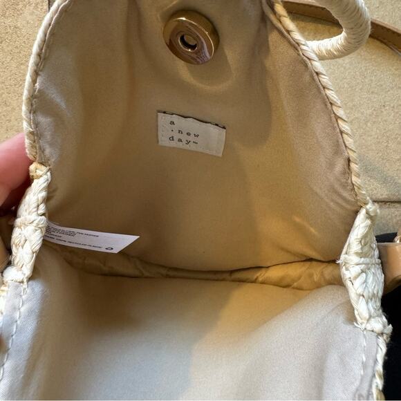 A New Day Boho Round Crossbody Handle Bag Beaded Straw Neutral Tan Purse - Picture 8 of 8